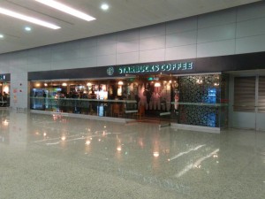 上海浦東国際空港T2の2階スターバックスコーヒー