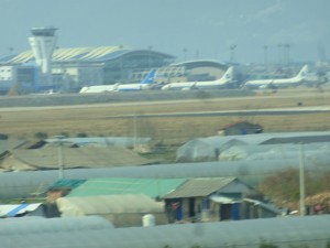 バスのルートから見えた寧波空港