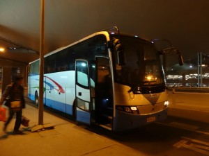 上海虹橋国際空港T2からの深夜バス外観
