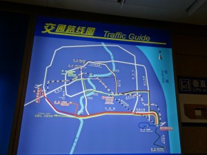 上海浦東国際空港から上海虹橋駅（上海虹橋国際空港T2）への交通路線図